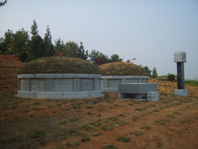 3단 원형둘레석